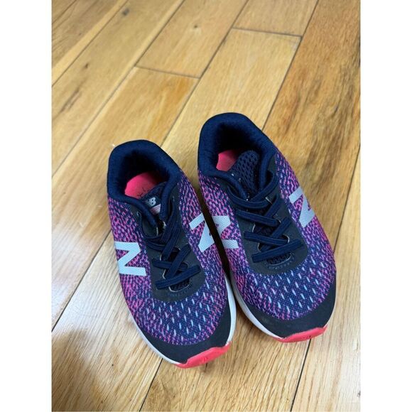 New Balance Girls Fresh Foam Shoes Size 7.5 - Picture 1 of 5